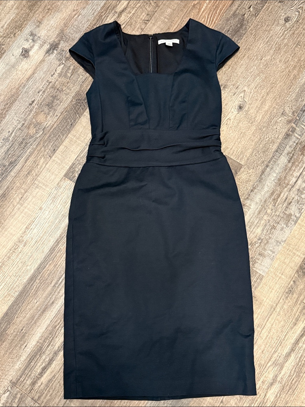 Banana Republic Black Cap-Sleeve Sheath Dress Size 2